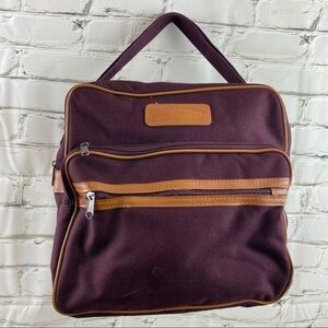 Chives regal‎ travel bag with adjustable strap.